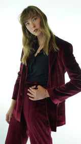 Red Avanti Milano Solid Velvet Peak Lapel Two Piece Suit
